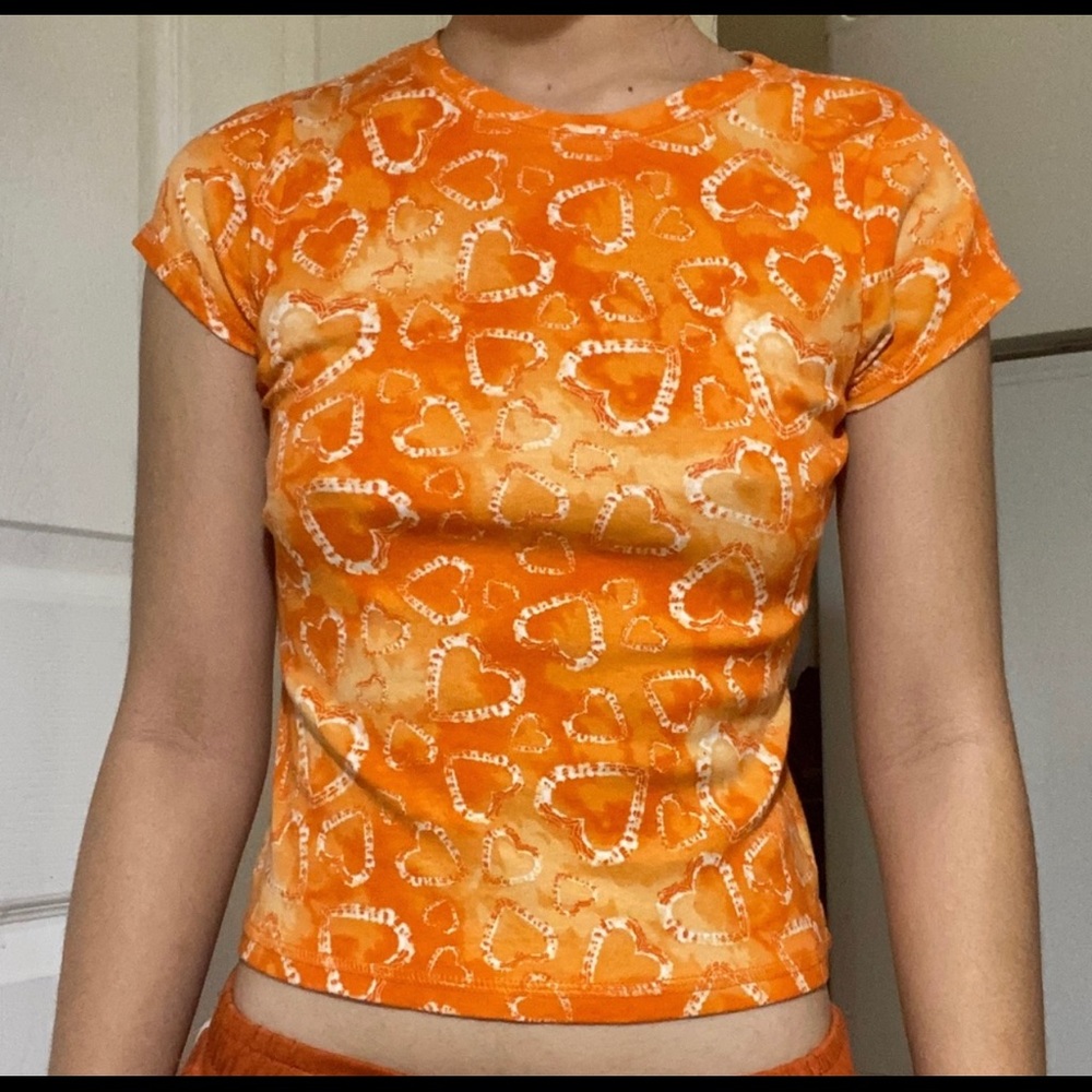 neon orange y2k vintage all over heart print baby tee crop top